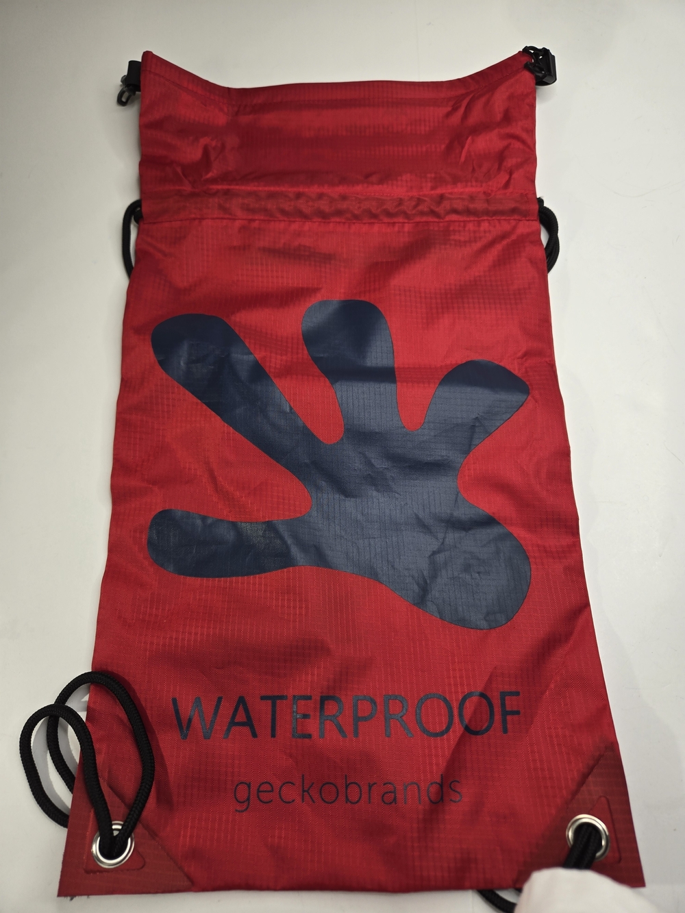 Geckobrand Waterproof Red Drawstring Backpack